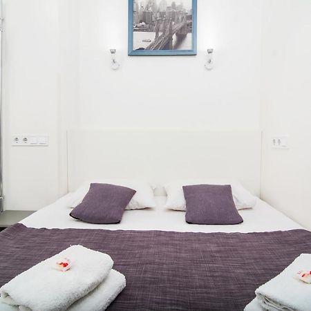 Smart Hotel Rooms Near Metro 24/7 เคียฟ ภายนอก รูปภาพ