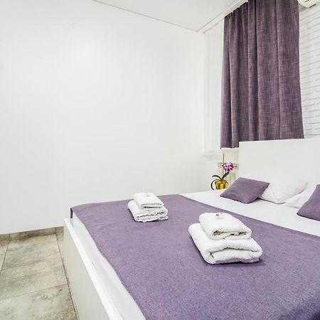 Smart Hotel Rooms Near Metro 24/7 เคียฟ ภายนอก รูปภาพ