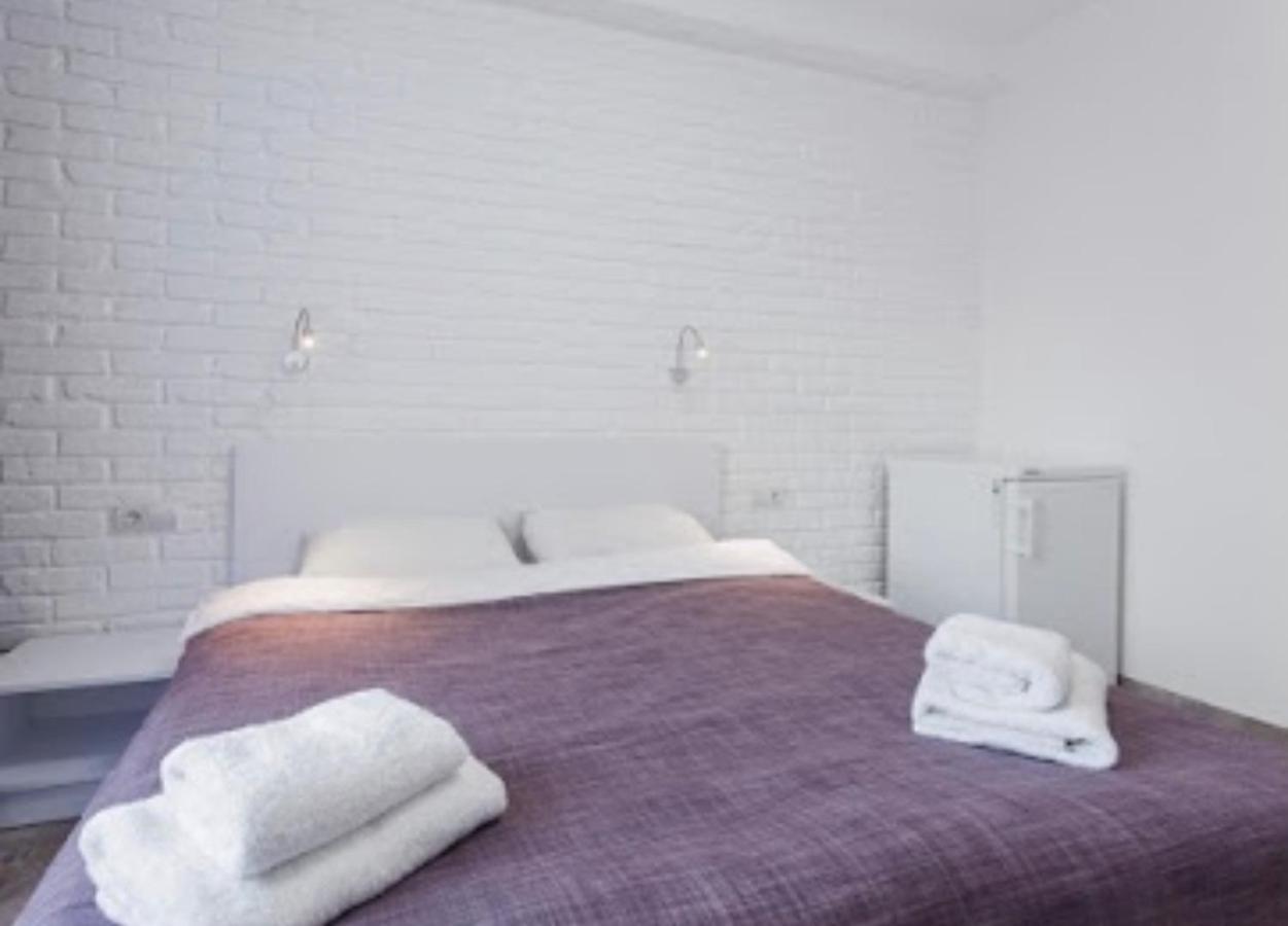 Smart Hotel Rooms Near Metro 24/7 เคียฟ ภายนอก รูปภาพ