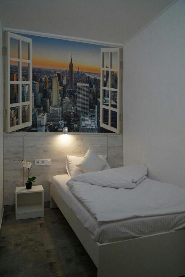 Smart Hotel Rooms Near Metro 24/7 เคียฟ ภายนอก รูปภาพ